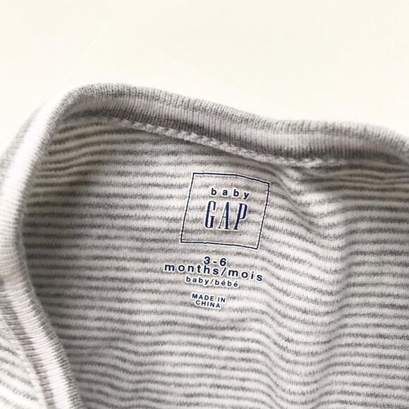 BABygap stripe footed pyjamas EUC 3-6 months - Picture 5 of 6